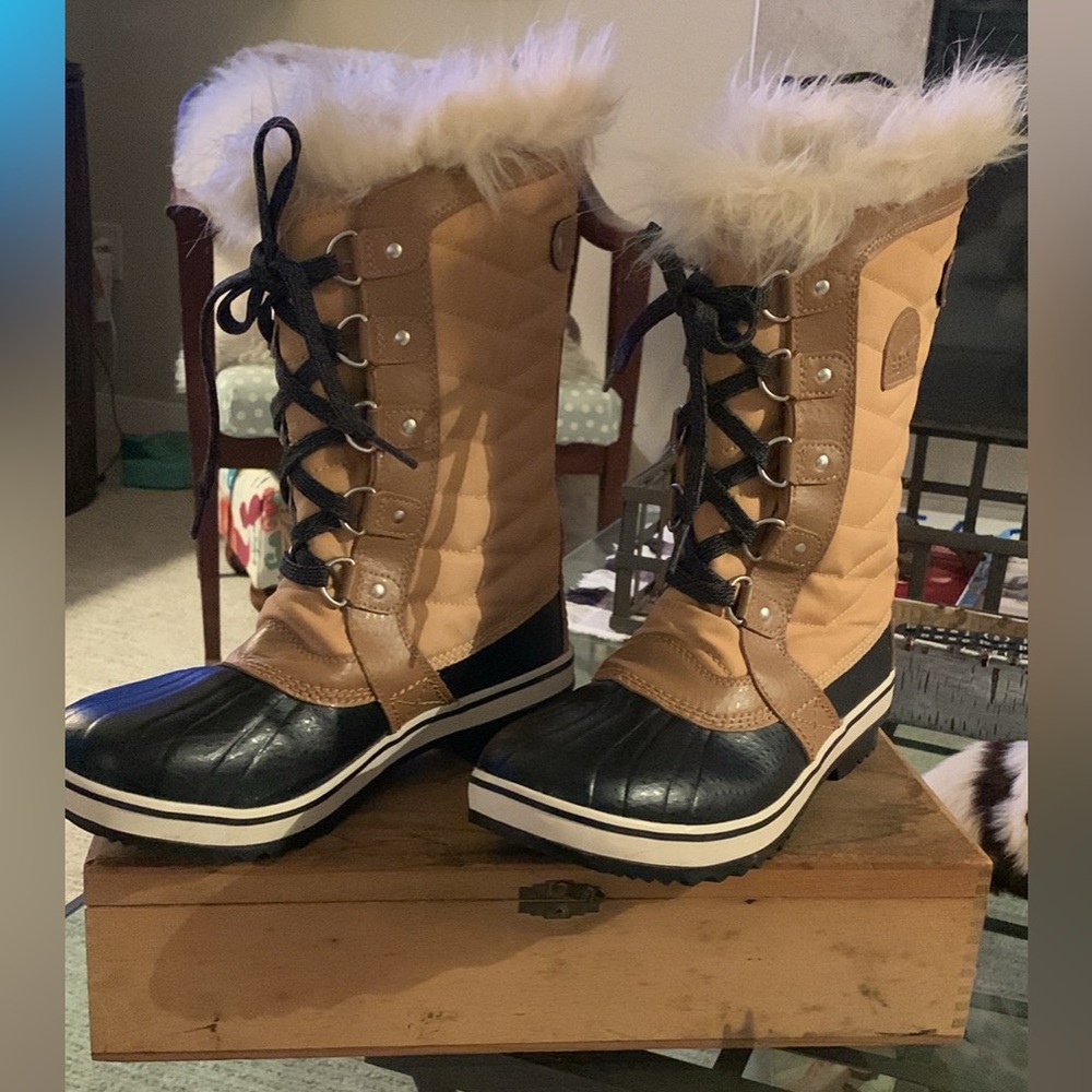 Sorel Tofino II Snow Boot Curry/ Fawn Size 6 Worn Once Paid $135+